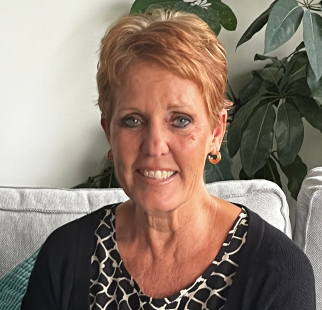 Lori E. headshot